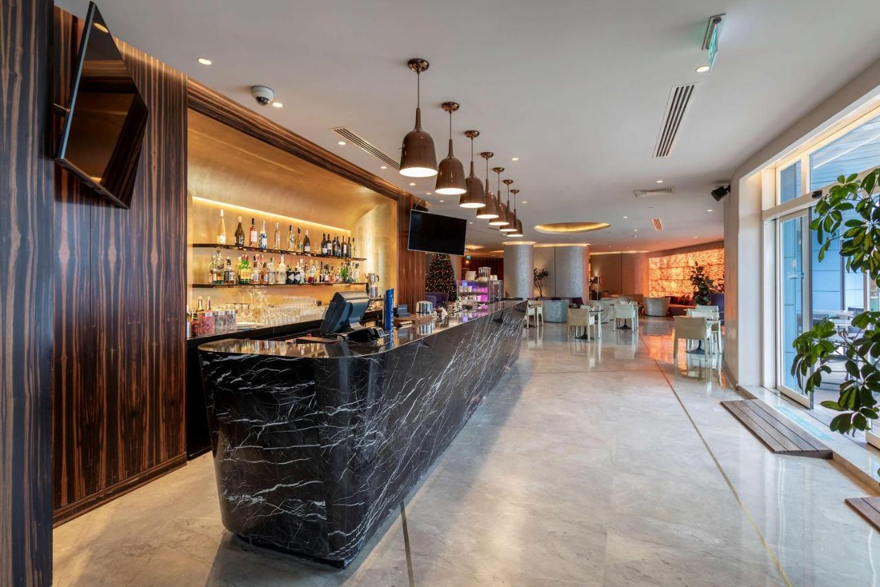 Radisson Blu Hotel Istanbul Ottomare Exteriér fotografie The bar at the 101 lounge