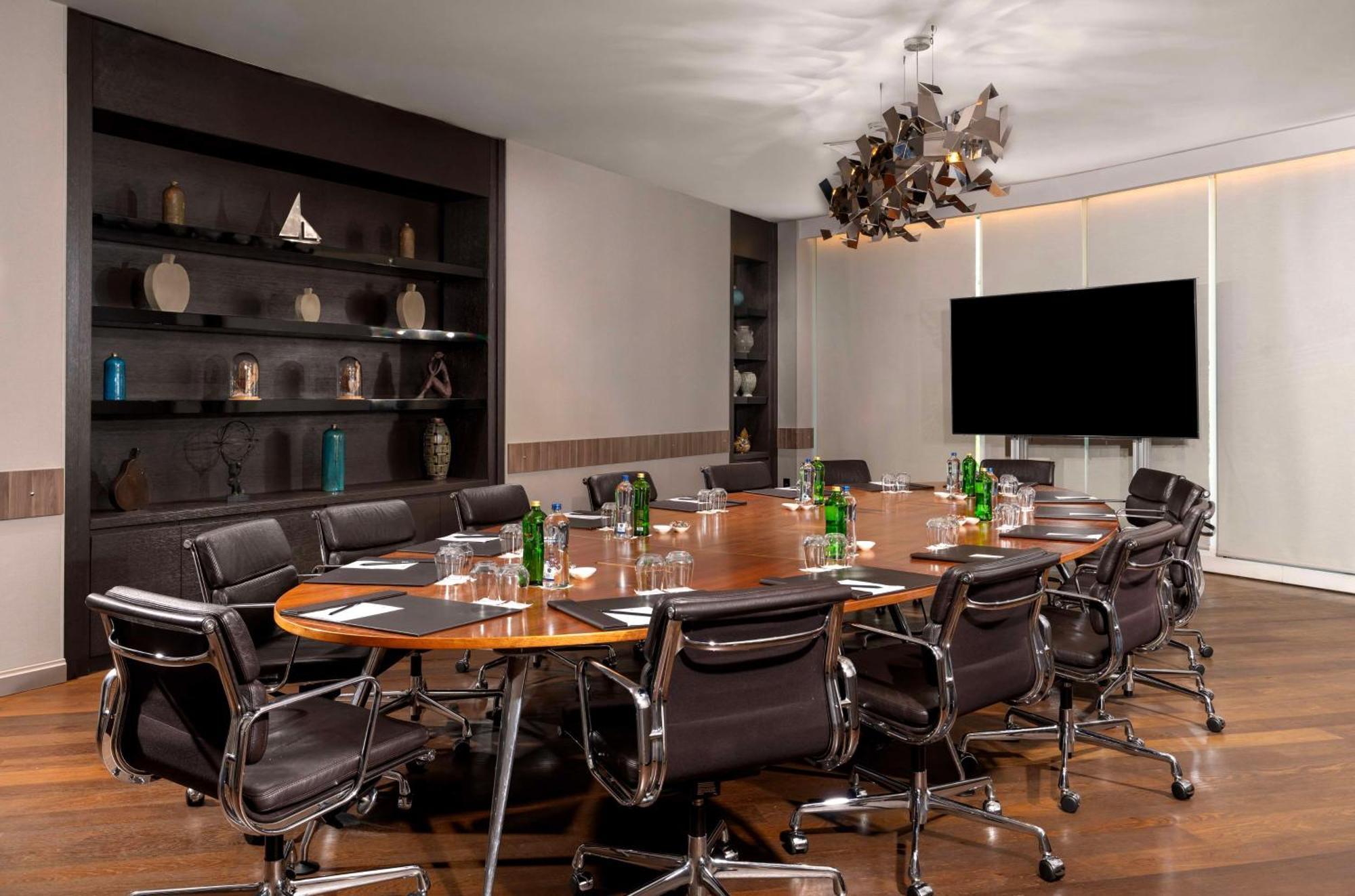 Radisson Blu Hotel Istanbul Ottomare Exteriér fotografie Meeting room at the Westin Palace, Madrid