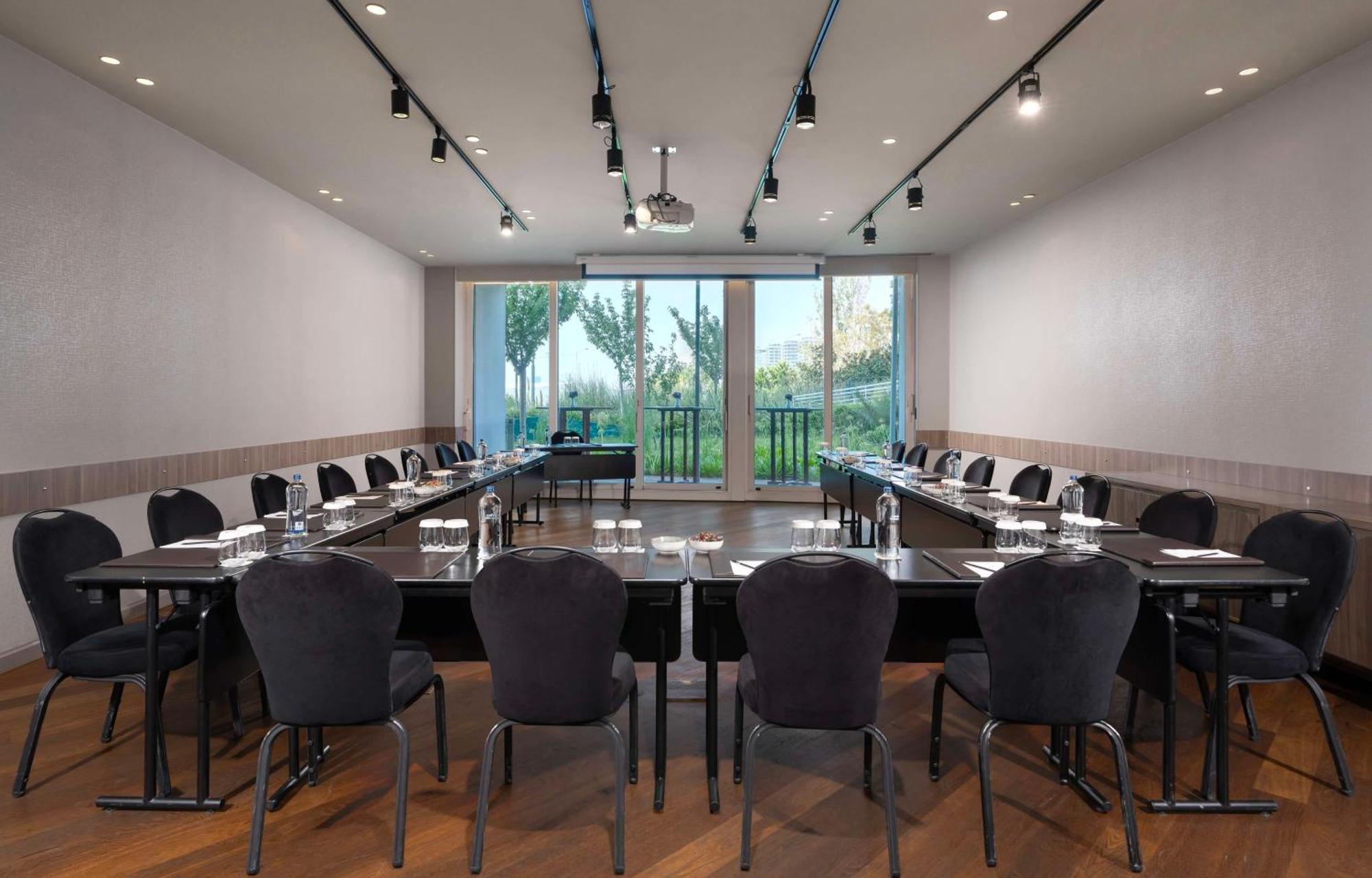 Radisson Blu Hotel Istanbul Ottomare Exteriér fotografie Meeting room