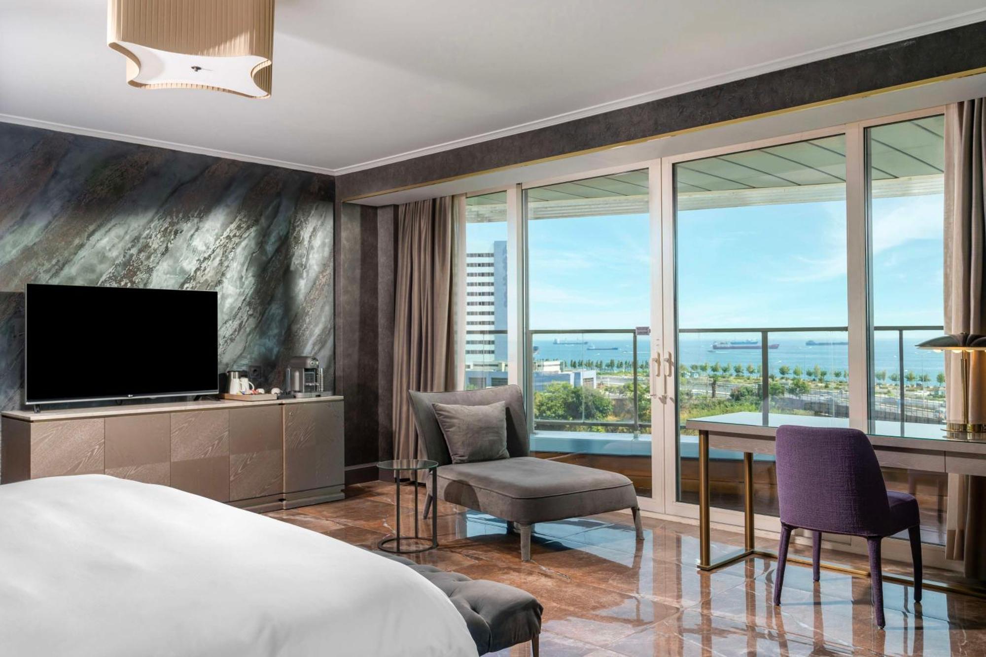 Radisson Blu Hotel Istanbul Ottomare Exteriér fotografie A guest room at the Westin